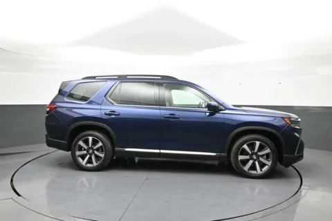 More photos of 2025 Honda Pilot Touring at Acura of Brooklyn, NY