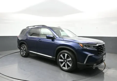 More photos of 2025 Honda Pilot Touring at Acura of Brooklyn, NY