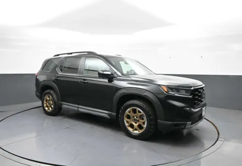More photos of 2024 Honda Pilot TrailSport at Acura of Brooklyn, NY