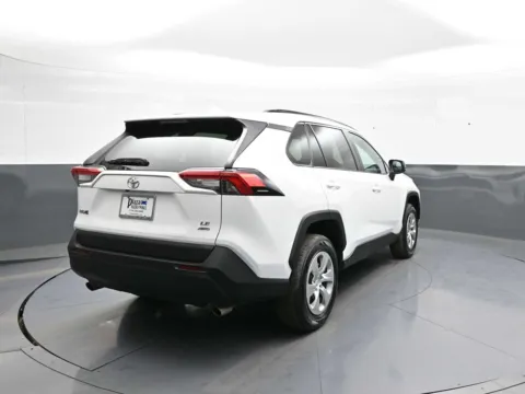 More photos of 2021 Toyota RAV4 LE at Acura of Brooklyn, NY