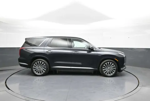 More photos of 2024 Hyundai Palisade Calligraphy at Acura of Brooklyn, NY
