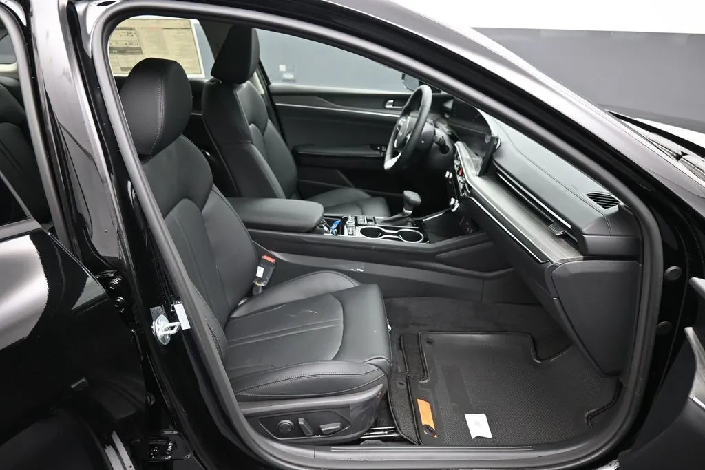 2026 Kia K5 EX - Photo 25