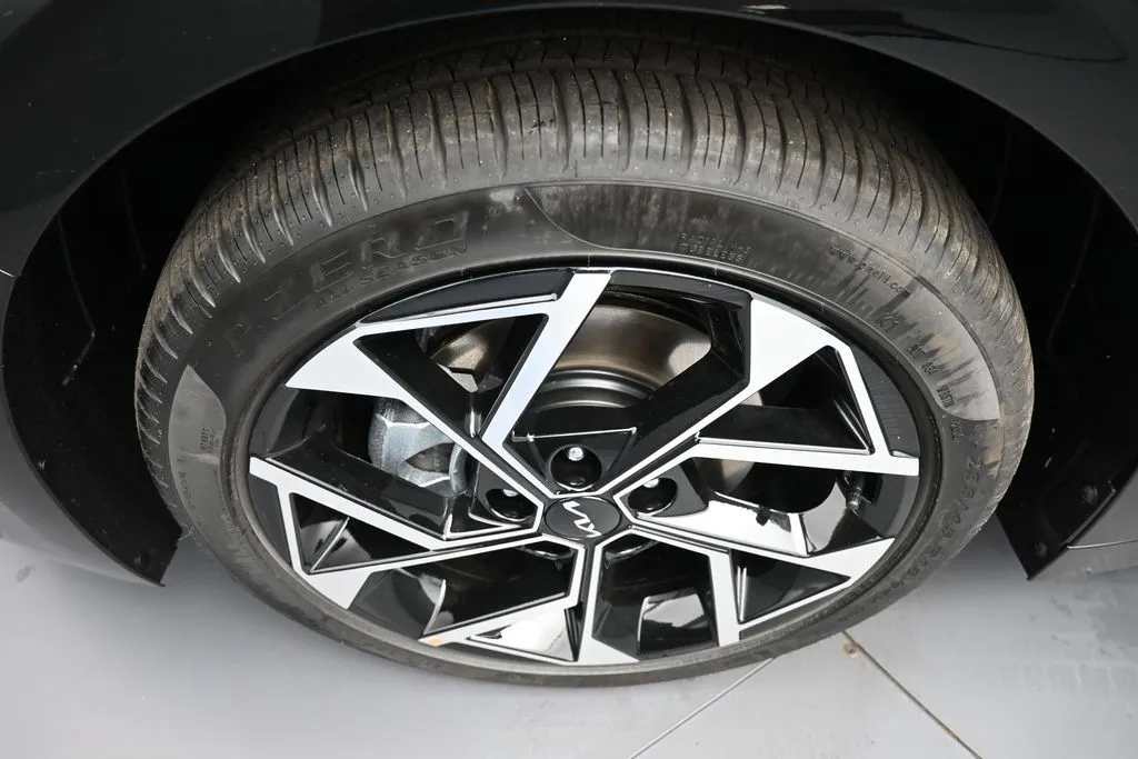 2026 Kia K5 EX - Photo 14