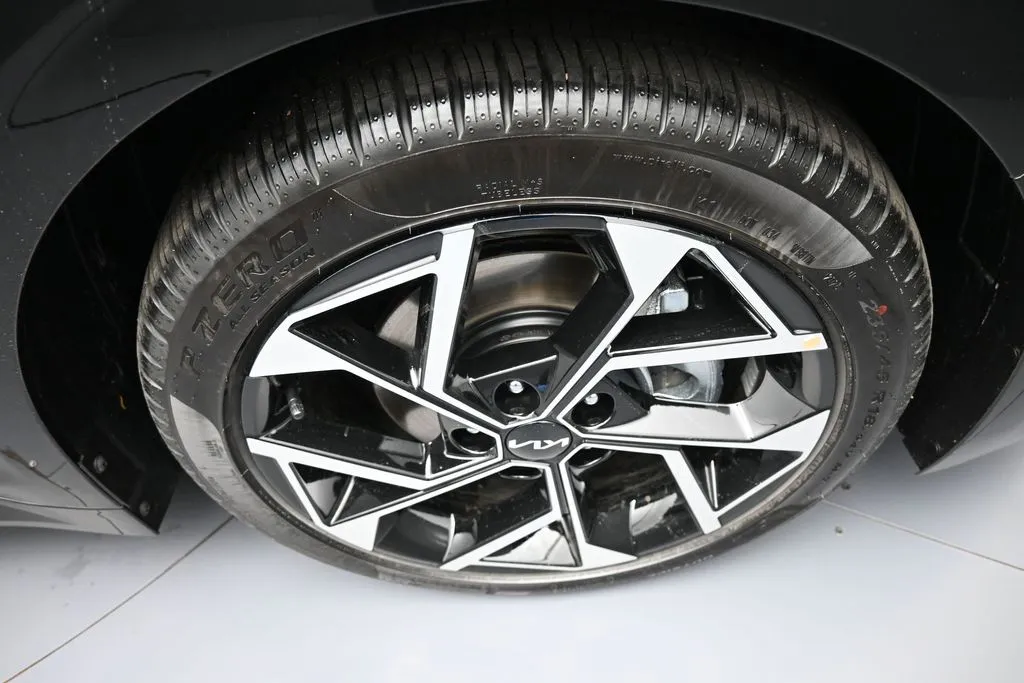 2026 Kia K5 EX - Photo 13