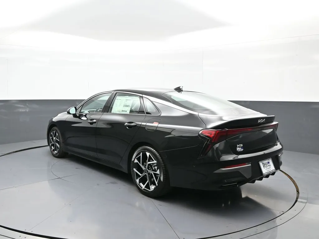 2026 Kia K5 EX - Photo 8