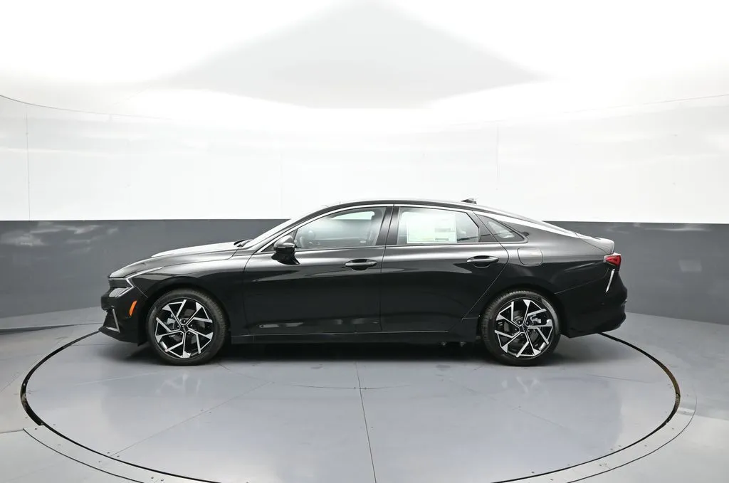 2026 Kia K5 EX - Photo 9
