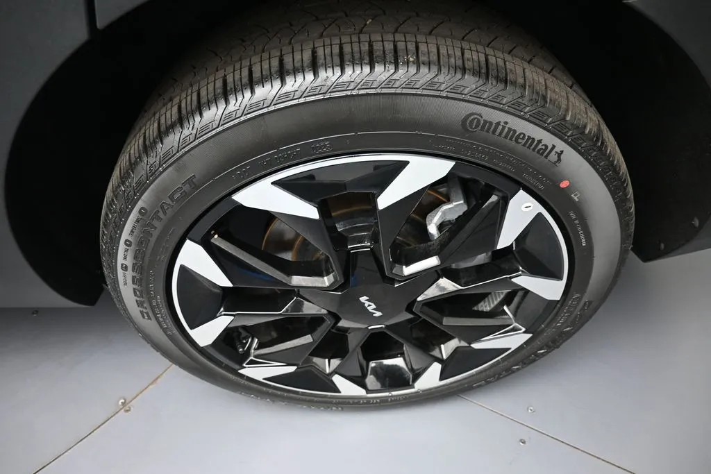 2026 Kia Sorento EX - Photo 15