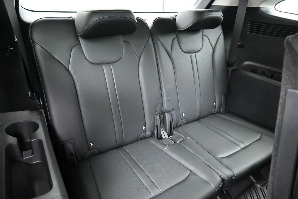 2026 Kia Sorento EX - Photo 24