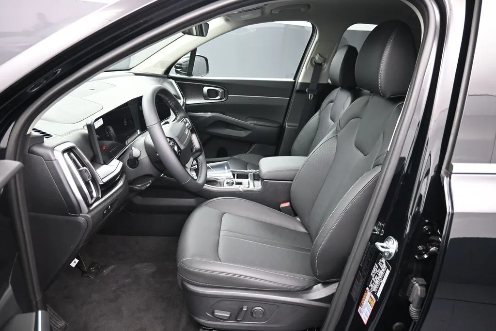 2026 Kia Sorento EX - Photo 18