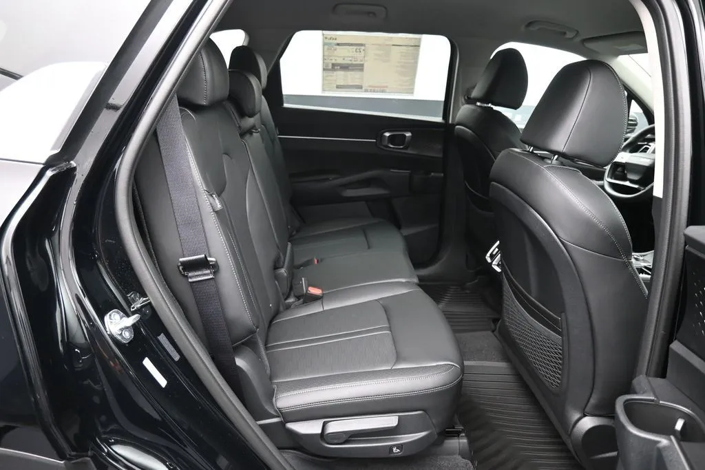 2026 Kia Sorento EX - Photo 25