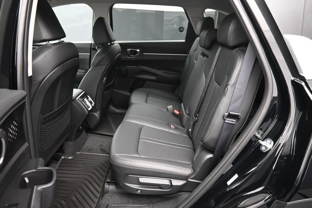 2026 Kia Sorento EX - Photo 21