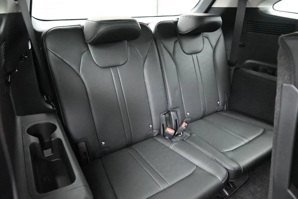 2026 Kia Sorento EX - Photo 24