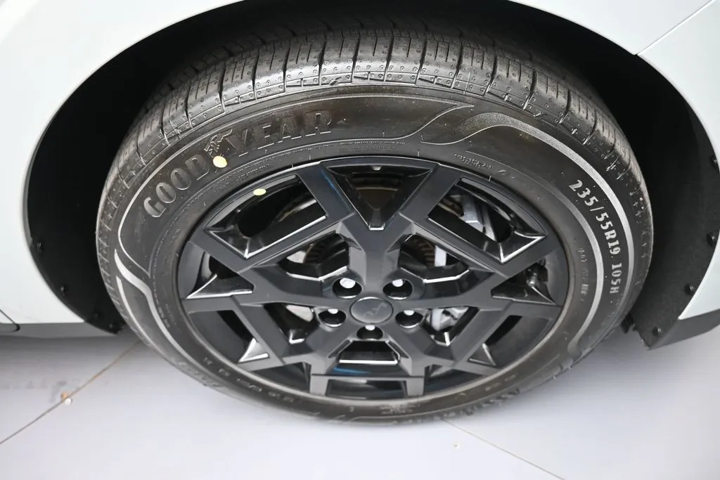 2026 Kia Carnival SX - Photo 13