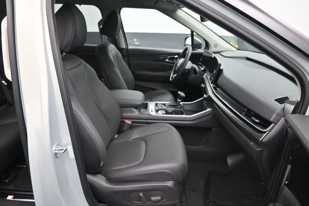 2026 Kia Carnival SX - Photo 29