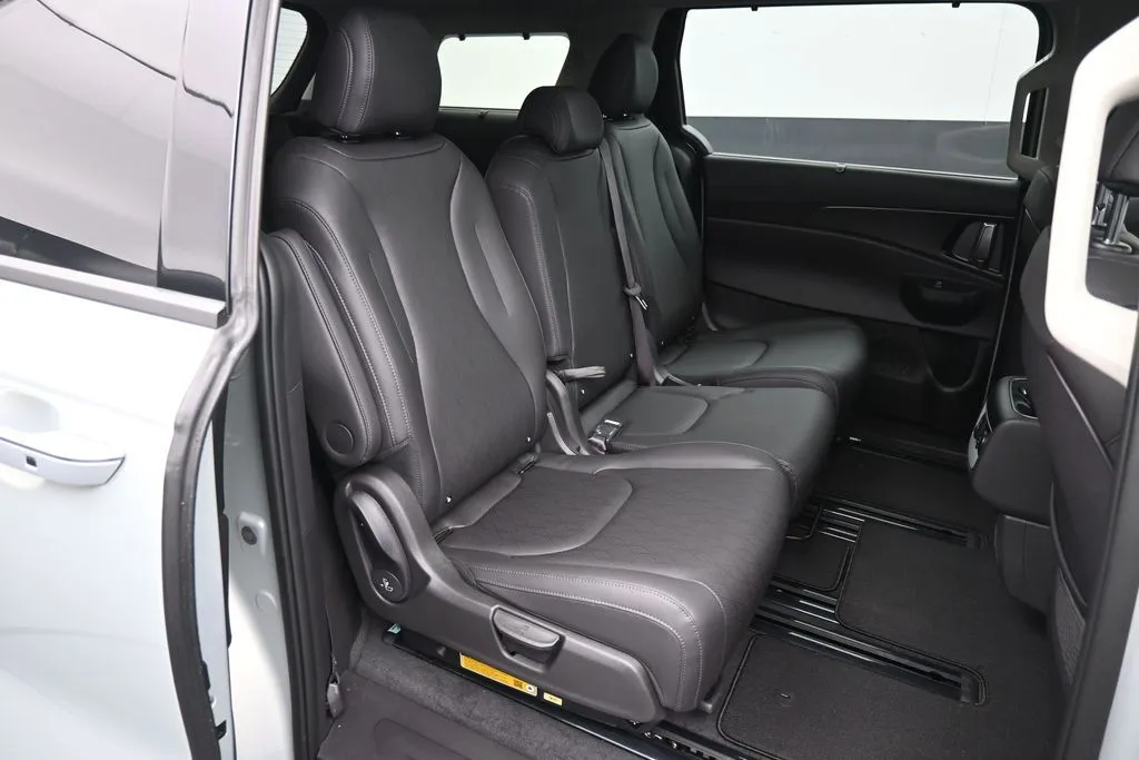 2026 Kia Carnival SX - Photo 28