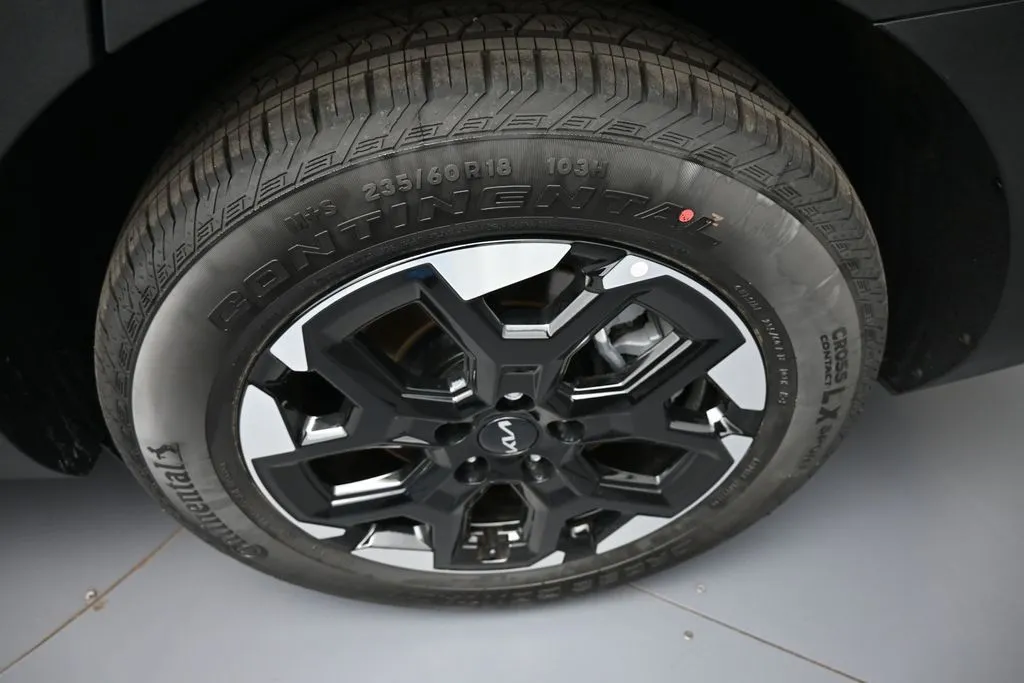 2026 Kia Sorento S - Photo 15