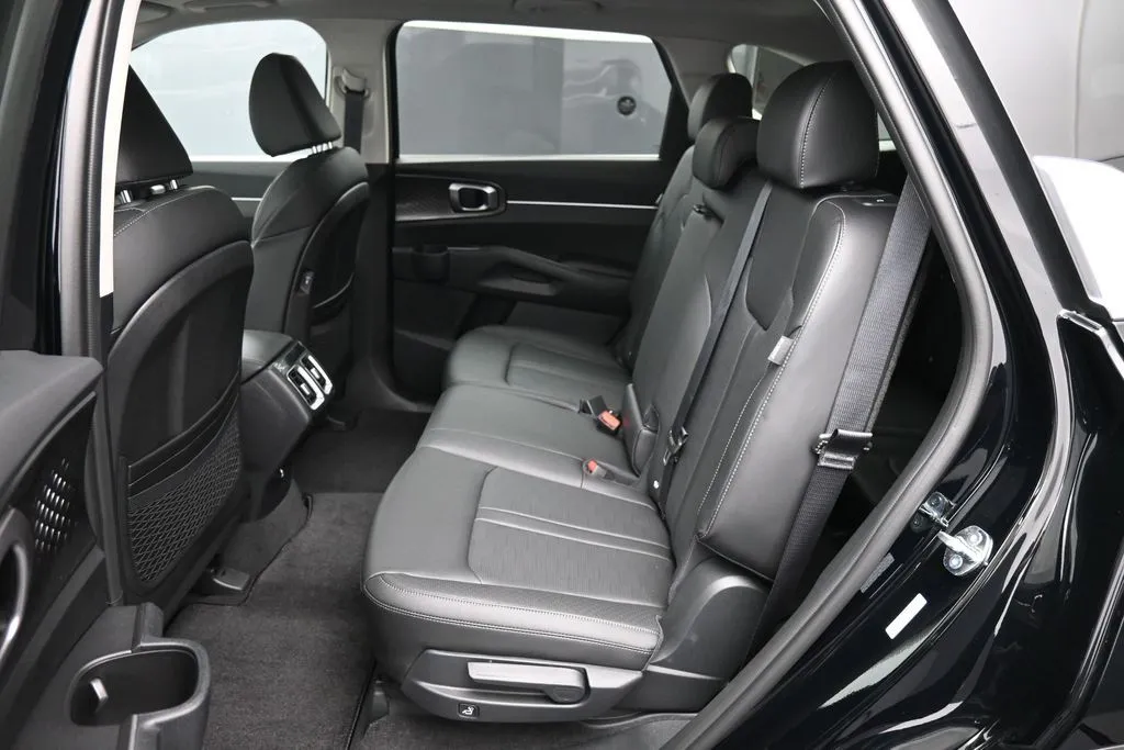 2026 Kia Sorento S - Photo 22