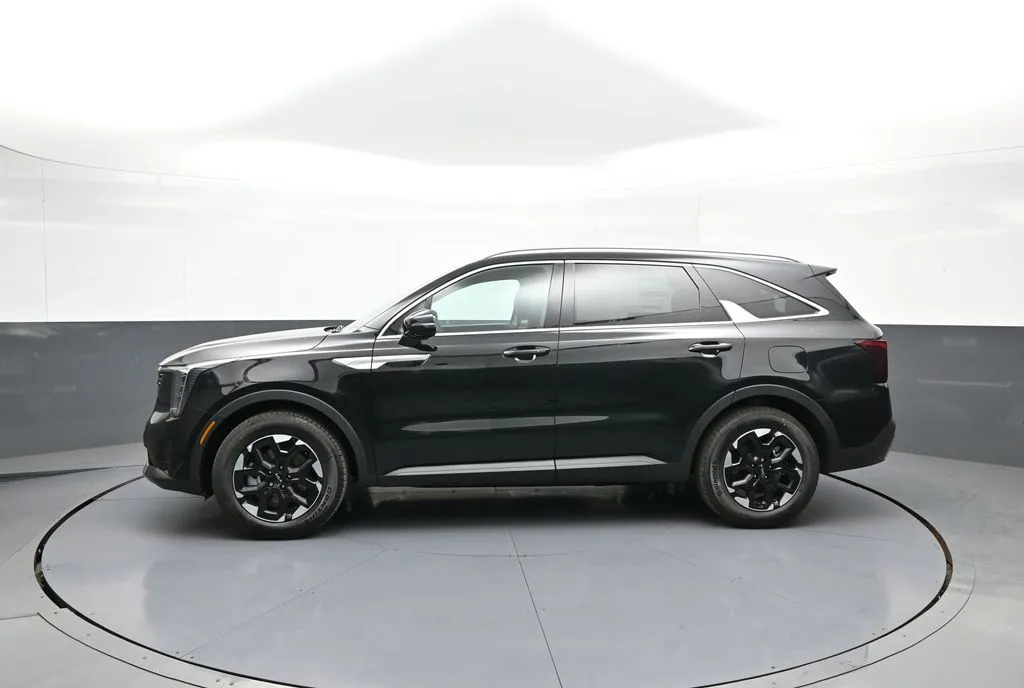 2026 Kia Sorento S - Photo 9