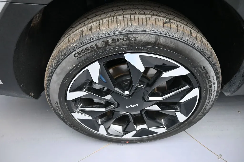 2026 Kia Sorento EX - Photo 12