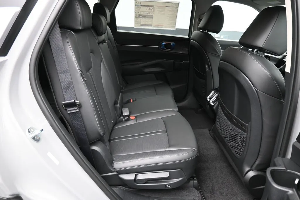 2026 Kia Sorento EX - Photo 25