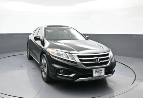 Another view of 2015 Honda Crosstour EX-L for sale in Brooklyn, NY at Plaza Kia