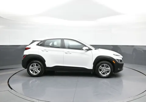 More photos of 2023 Hyundai Kona SE at Plaza Kia, NY