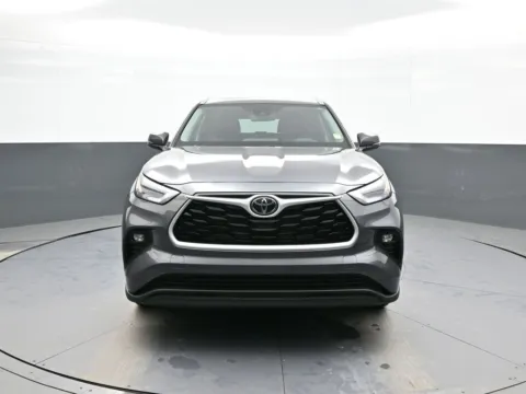 Photos of 2025 Toyota Highlander Hybrid XLE for sale in Brooklyn, NY at Plaza Kia