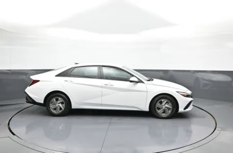 More photos of 2025 Hyundai Elantra SE at Plaza Kia, NY
