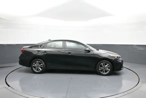 More photos of 2024 Kia Forte LXS at Plaza Kia, NY