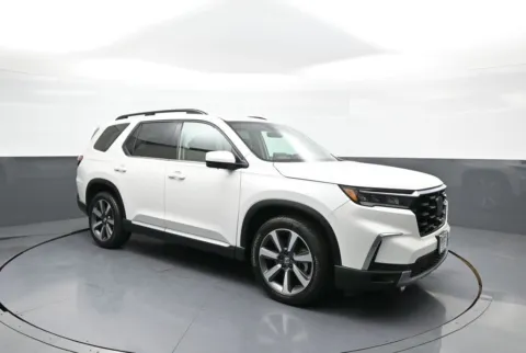 More photos of 2025 Honda Pilot Elite at Plaza Kia, NY