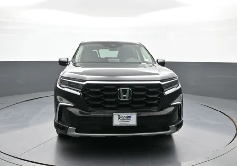 Photos of 2023 Honda Pilot EX-L for sale in Brooklyn, NY at Plaza Kia