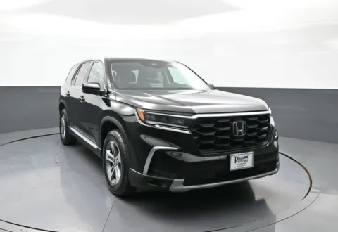 Another view of 2023 Honda Pilot EX-L for sale in Brooklyn, NY at Plaza Kia
