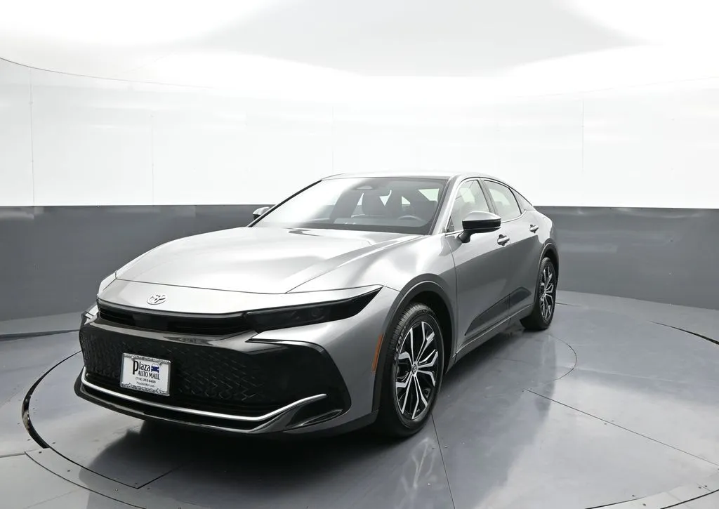 Gray 2023 Toyota Crown XLE for sale in Brooklyn, NY