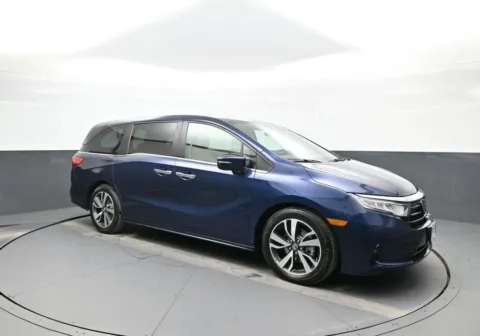 More photos of 2023 Honda Odyssey Touring at Plaza Kia, NY