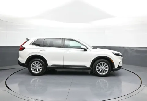 More photos of 2025 Honda CR-V EX-L at Plaza Kia, NY