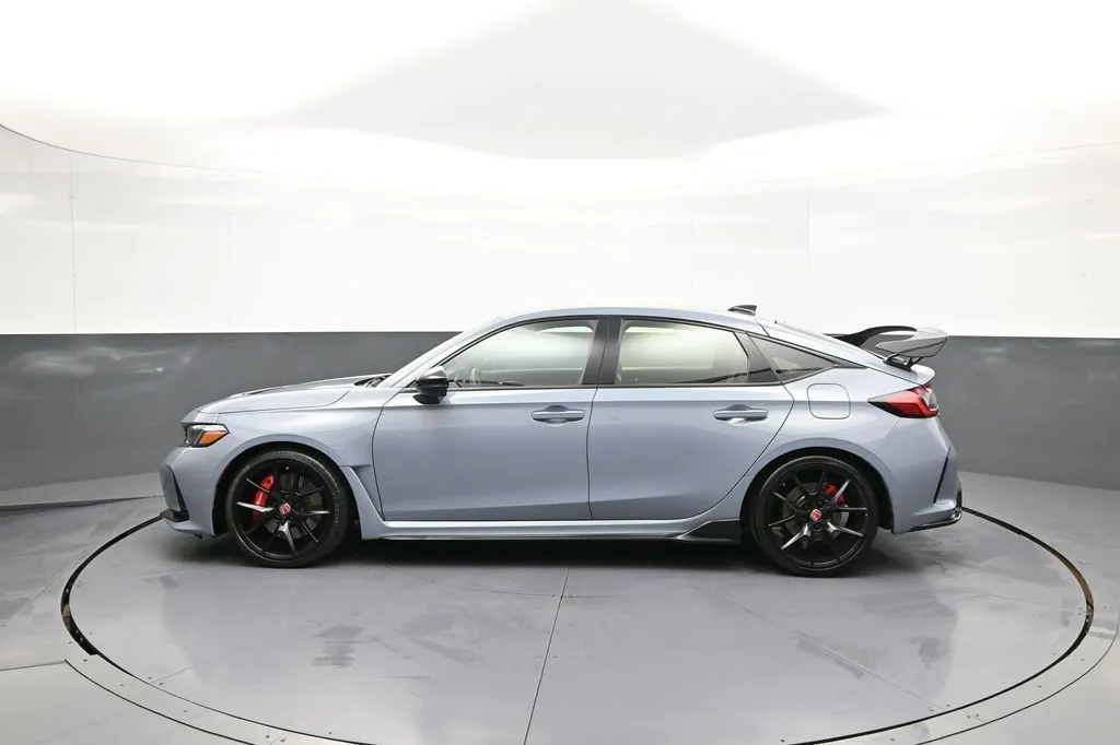 Used 2025 Honda Civic Type R for sale in Brooklyn, NY at Plaza Kia