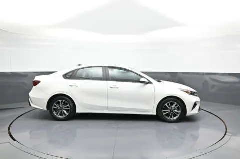 More photos of 2023 Kia Forte LXS at Plaza Kia, NY