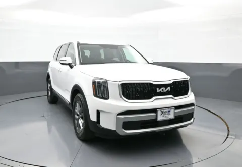 Another view of 2024 Kia Telluride LX for sale in Brooklyn, NY at Plaza Kia