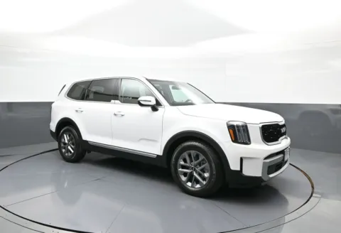 More photos of 2024 Kia Telluride LX at Plaza Kia, NY