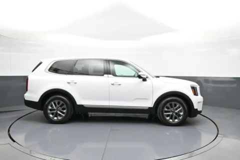 More photos of 2024 Kia Telluride LX at Plaza Kia, NY