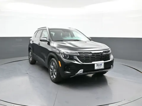 Another view of 2024 Kia Seltos S for sale in Brooklyn, NY at Plaza Kia