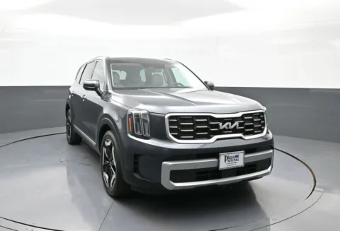 Another view of 2023 Kia Telluride S for sale in Brooklyn, NY at Plaza Kia