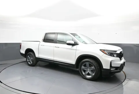 More photos of 2023 Honda Ridgeline RTL at Plaza Kia, NY