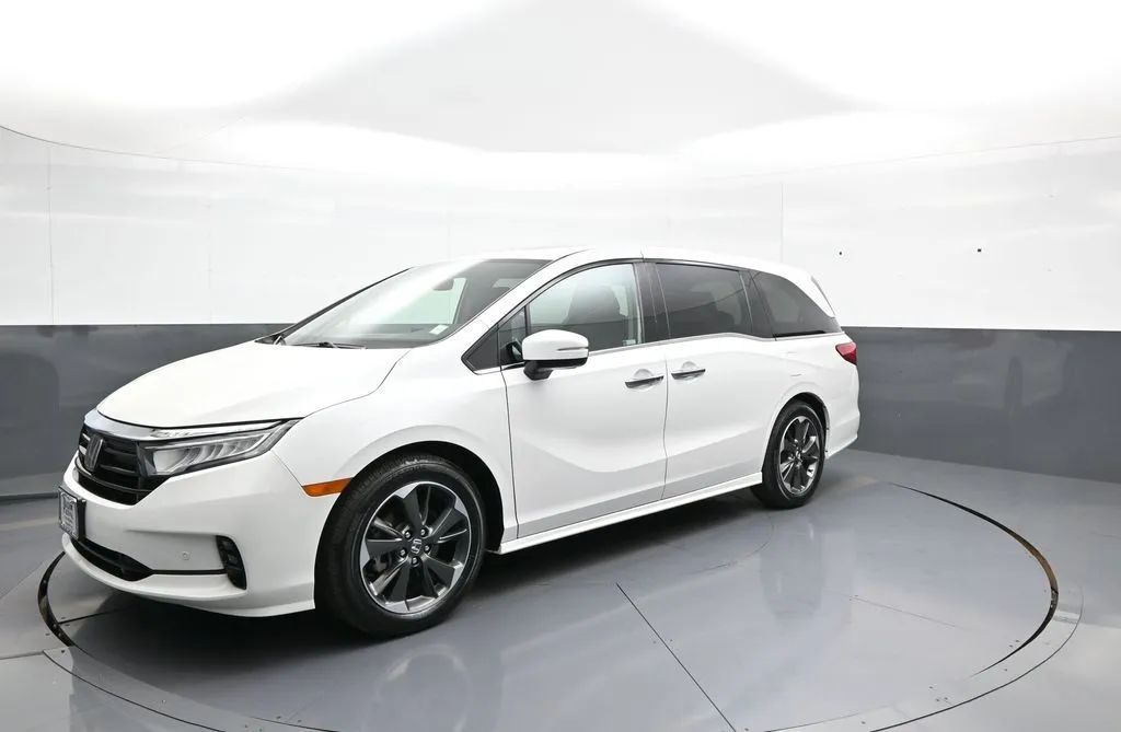 White 2024 Honda Odyssey Elite for sale in Brooklyn, NY