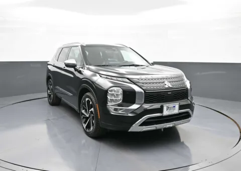 Another view of 2022 Mitsubishi Outlander SEL for sale in Brooklyn, NY at Plaza Kia