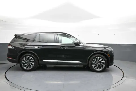 More photos of 2026 Lincoln Aviator Premiere at Plaza Kia, NY