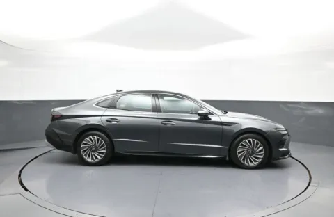 More photos of 2026 Hyundai Sonata Hybrid SEL at Plaza Kia, NY