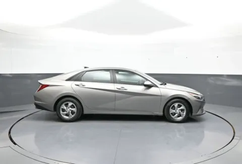 More photos of 2023 Hyundai Elantra SE at Plaza Kia, NY