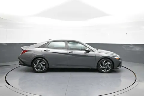 More photos of 2025 Hyundai Elantra SEL Sport at Plaza Kia, NY