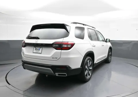 More photos of 2023 Honda Pilot Elite at Plaza Kia, NY